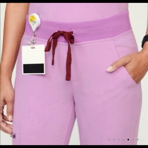 Women’s FIGS Dusk Set (Scrub Top & Bottom) - Picture 4 of 5